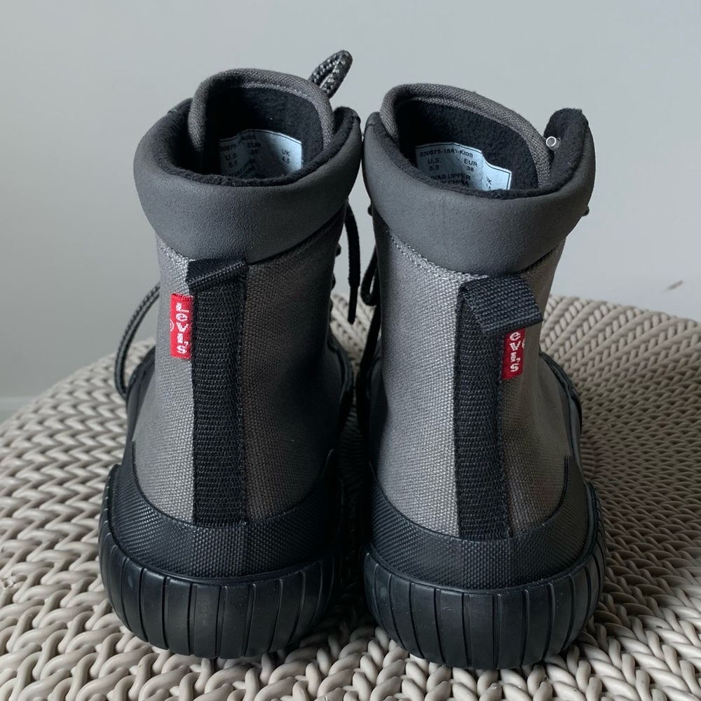 Nwt- LEVI STRAUSS- High-Top Black and Gray boots. - Picture 3 of 6